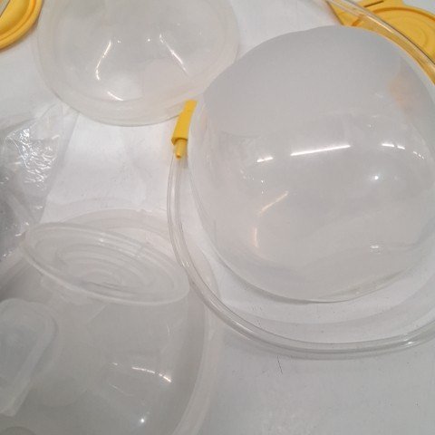 MEDELA FREESTYLE MINI HANDS-FREE DOUBLE ELECTRIC BREAST PUMPS - WHITE/YELLOW image 4
