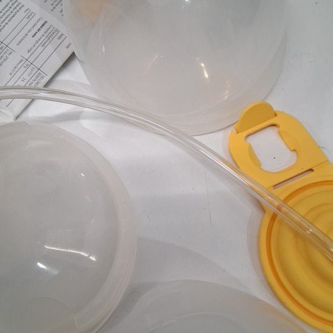 MEDELA FREESTYLE MINI HANDS-FREE DOUBLE ELECTRIC BREAST PUMPS - WHITE/YELLOW image 5