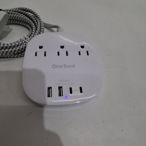 ONE BEAT DESKTOP POWER STRIP 3 OUTLETS AND 2 USB AND 1 USB-C 15A - 5FT - WHITE image 2
