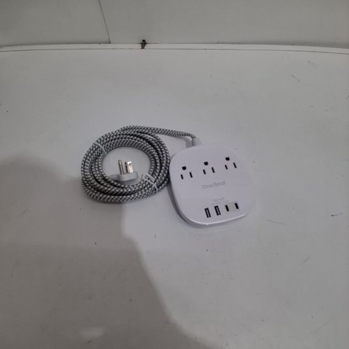 ONE BEAT DESKTOP POWER STRIP 3 OUTLETS AND 2 USB AND 1 USB-C 15A - 5FT - WHITE image 3
