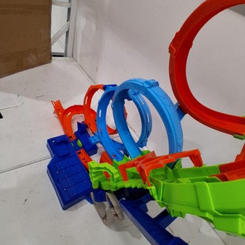 HOT WHEELS ACTION 4-LOOP CRASH OUT TRACK SET WITH MOTORIZED BOOSTER (MODEL: HXR70) image 3
