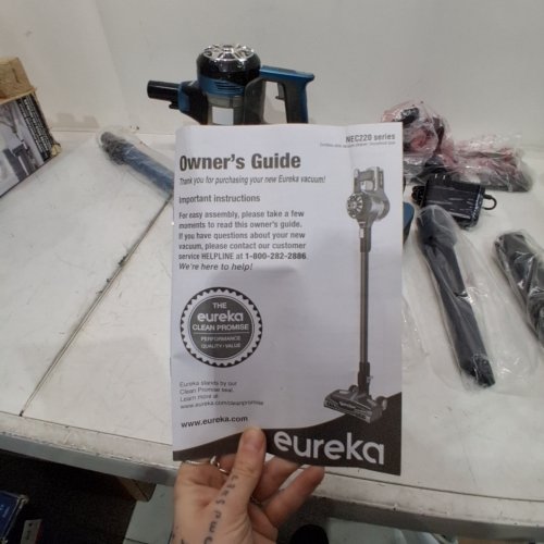 EUREKA HYPERCLEAN LIGHTWEIGHT CORDLESS VACUUM - BLUE (MODEL: NEC222C) image 3