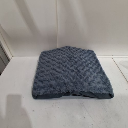 PLUSH PET BED - 20" X 16" - BLACK / GRAY image 2