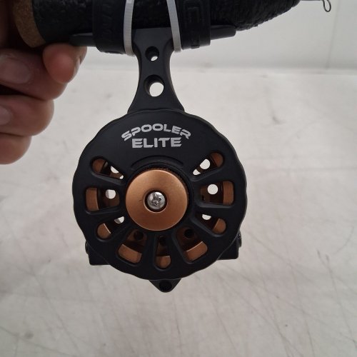 2PC CLAM SPOOLER ELITE INLINE FISHING ICE COMBO - 28"- 2.3:1 - AMBIDEXTROUS - ULTRA LIGHT - BLACK/BRONZE image 3