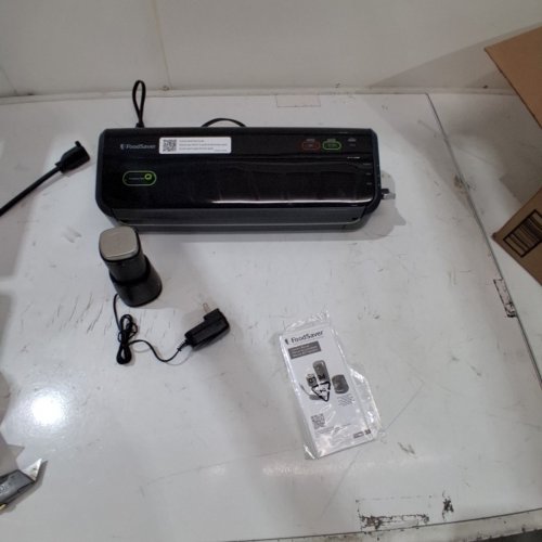 FOODSAVER COUNTERTOP VACUUM SEALING SYSTEM - BLACK (MODEL: FM2000) image 4
