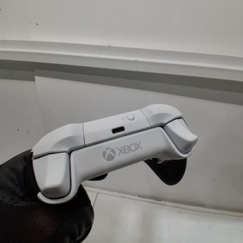 XBOX ELITE SERIES 2 CORE CONTROLLER - WHITE image 5