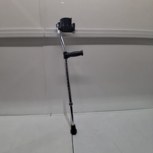 GUARDIAN MEDLINE FOREARM CRUTCHES - YOUTH FITS USERS 4FT 2" - 5FT 2" - 250 LBS - SILVER (MDS805162) image 3