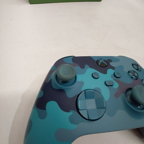 XBOX WIRELESS CONTROLLER - FOR XBOX SERIES X|S, XBOX ONE, AND WINDOWS 10 DEVICES - MINERAL CAMO (MODEL: QAU-00073) image 4