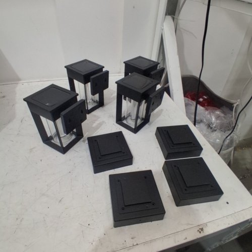 4PK NATURALLY SOLAR WALL/POST ACCENT LIGHTS - 25LM - BLACK (MODEL: 1938011) image 3