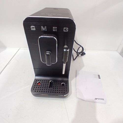 SMEG AUTOMATIC ESPRESSO COFFEE MACHINE WITH BUILT-IN COFFEE GRINDER & STEAM WAND - 8-CUP CAPACITY - FULL BLACK (MODEL: BCC12FBMUS) image 7