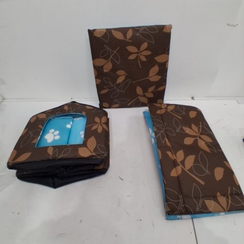 PET WINTER HOUSE WITH SELF WARMING PAD - 16" X 14" - BROWN / BLUE image 3