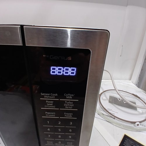 PANASONIC GENIUS INVERTER MICROWAVE OVEN - 1.2CU.FT - STAINLESS STEEL (MODEL: NN-ST67KS) image 2
