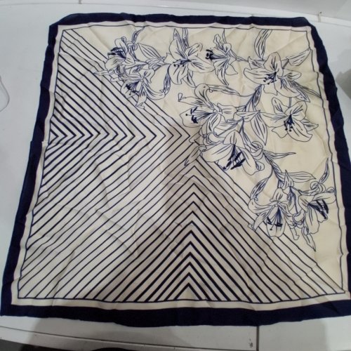 FLORAL STRIPED SCARF -25.5" X 26" - NAVY /CREAM image 2