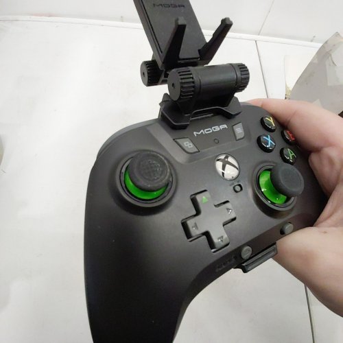 POWERA MOGA XP5-X PLUS WIRED / WIRELESS BLUETOOTH XBOX CONTROLLER FOR ANDROID MOBILE AND CLOUD GAMING WITH DETACHABLE PHONE CLIP AND MAPPABLE BUTTONS - BLACK image 4