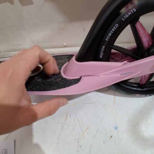 AERO A5 SCOOTER FOR KIDS 6-12 WITH LIGHT UP WHEELS - 7" - PINK (MODEL: A5) image 4