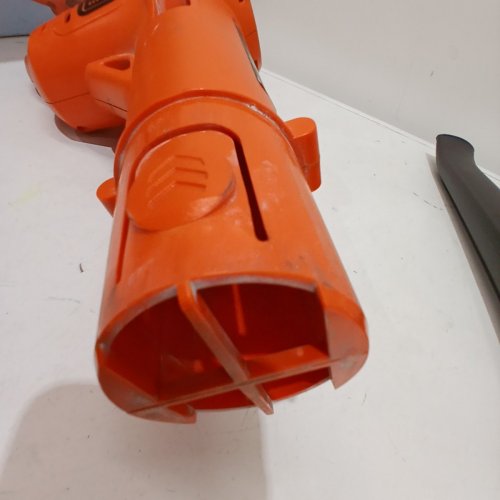 BLACK AND DECKER CORDLESS BLOWER LIGHTWEIGHT SWEEPER - *TOOL ONLY* - 20V 130MPH - BLACK/ORANGE - (MODEL: LSW221) image 4