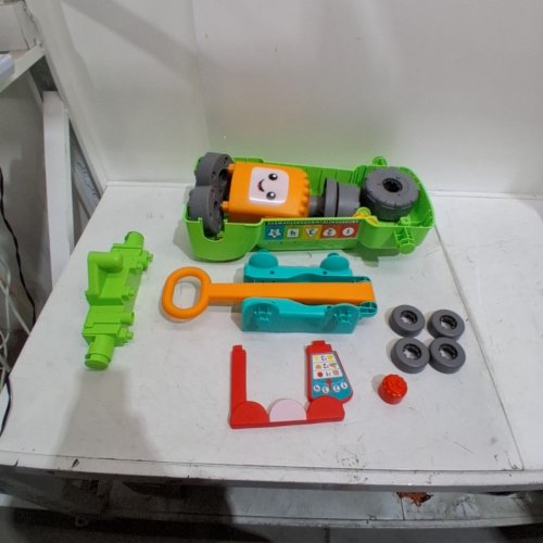 FISHER-PRICE 4-IN-1 FARM TO MARKET TRACTOR RIDE-ON WITH WAGON - (MODEL: HRB88) image 2