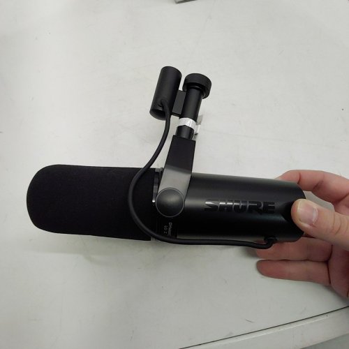 SHURE SM7DB DYNAMIC VOCAL MIC WITH PREAMP FOR STREAMING - BLACK image 2