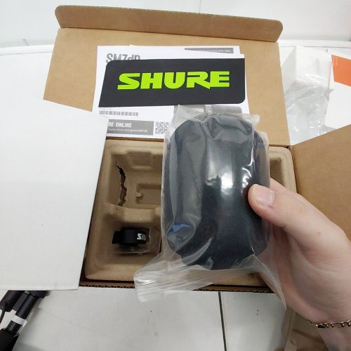 SHURE SM7DB DYNAMIC VOCAL MIC WITH PREAMP FOR STREAMING - BLACK image 3