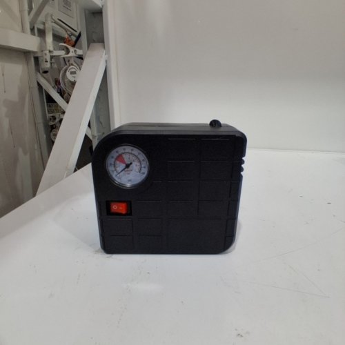 PORTABLE AIR COMPRESSOR - BLACK image 2