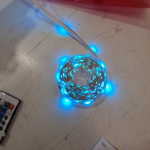 DAYBETTER LED STRIP LIGHT WITH REMOTE CONTROL - 25FT - MULTI-COLOUR (MODEL: FLST-RGB-50115) image 2