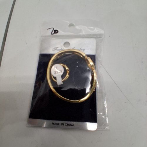 2PC WOMENS FASHION JEWELRY RING AND BANGLE SET - RING SIZE 7 - GOLD TONE image 5