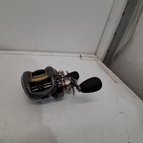 JOHNNY MORRIS® SIGNATURE SERIES BAITCAST REEL - 6.8:1 GEAR RATIO- LEFT RETRIVE - (MODEL: JSG10HA) image 3