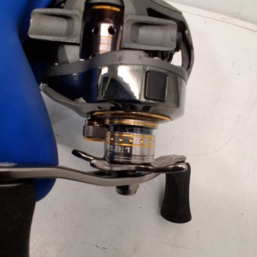 JOHNNY MORRIS® SIGNATURE SERIES BAITCAST REEL - 6.8:1 GEAR RATIO- LEFT RETRIVE - (MODEL: JSG10HA) image 4
