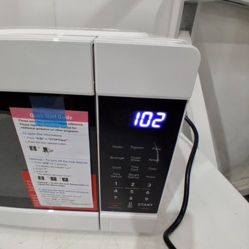 FRIGIDAIRE 900W POWERFUL COUNTERTOP MICROWAVE - 0.9 CU. FT. - WHITE (MODEL: EMW953-B-WHITE) image 2
