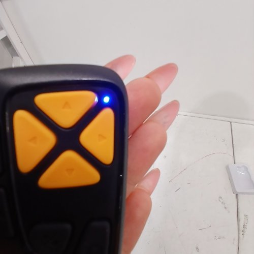 MOBILE BLUETOOTH SCROLLER REMOTE CONTROL FOR IPHONE, ANDROID & KINDLE - BLACK / ORANGE image 3