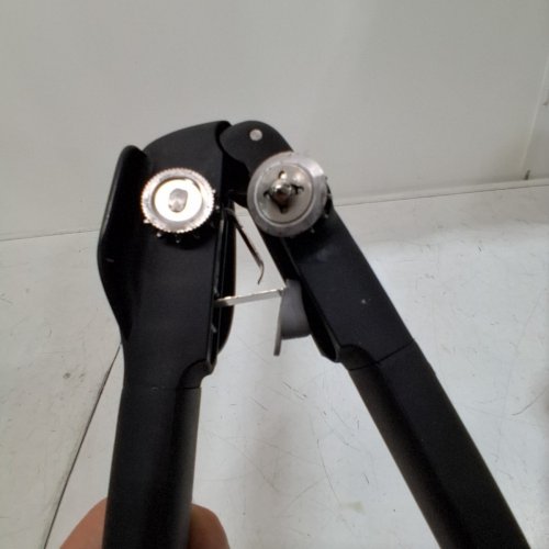OXO SOFTWORKS LOCK & GO CAN OPENER - BLACK (MODEL: 1063189) image 3