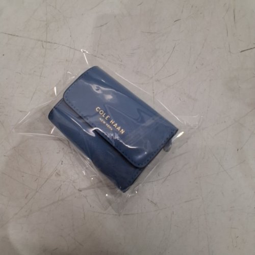 WOMAN'S COLE HAAN ESSENTIAL COMPACT WALLET - BLUE image 4