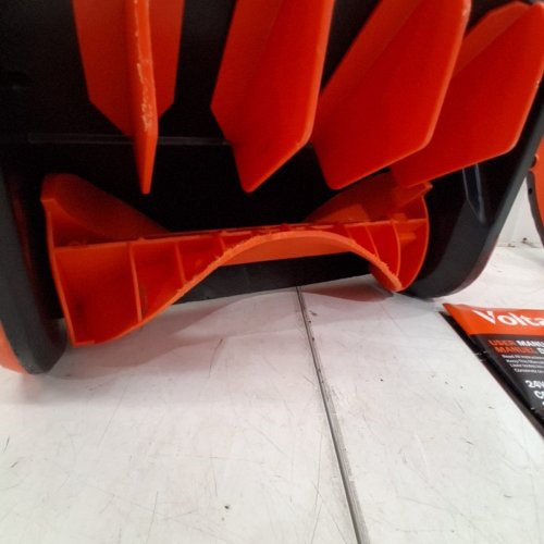 VOLTASK CORDLESS ELECTRIC SNOW SHOVEL WITH 1 BATTERY - 13" - 24V BLACK/ORANGE (MODEL: CSS001-130OR-CAVK) image 4
