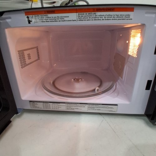 BLACK AND DECKER STAINLESS STEEL MICROWAVE - 700W - 0.7 CUFT - BLACK/SILVER (MODEL: EM720CB7-P/CA) image 5