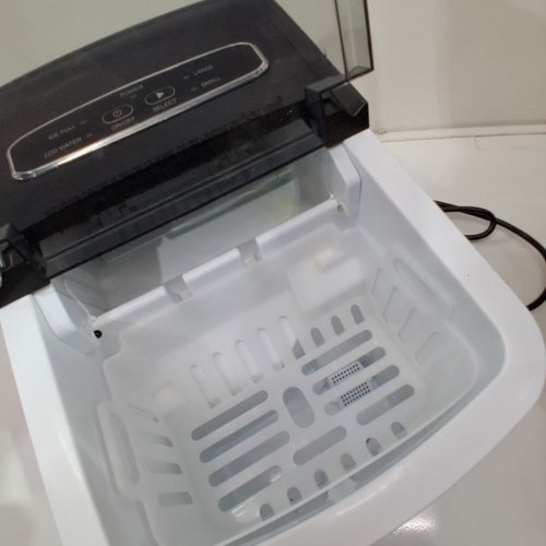 ECOZY COUNTERTOP ICE MAKER - 26LBS - 115V, 60HZ - STAINLESS STEEL - (MODEL: IM-BS260A) image 7