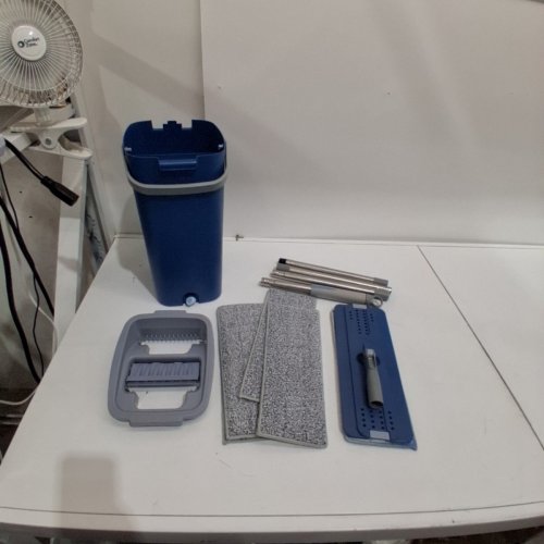 FLAT MOP BUCKET SYSTEM WITH MICOFIBER PADS - BLUE image 2