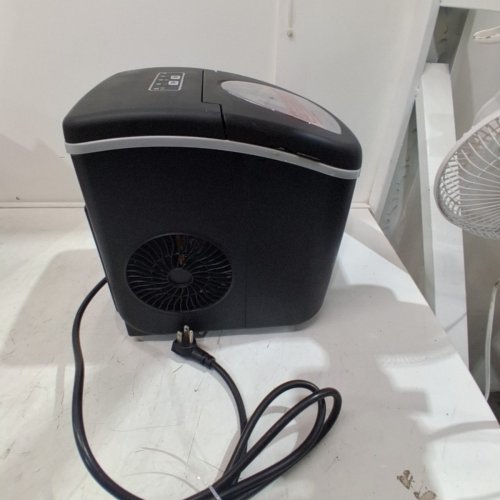 FRIGIDAIRE COMPACT COUNTERTOP ICE MAKER - MAKES 26LBS PER DAY - BLACK (MODEL: EFIC128-BLACK-6C0M) image 9
