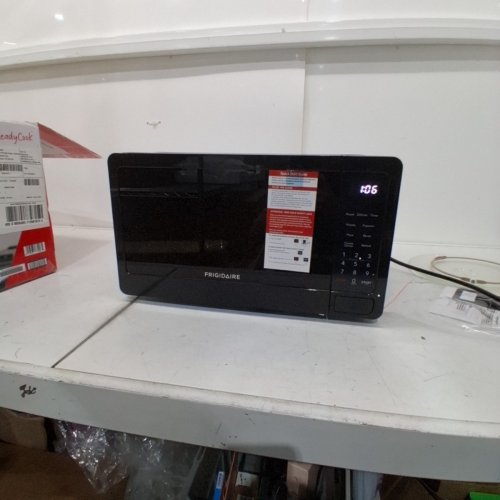 FRIGIDAIRE READYCOOK COUNTERTOP MICROWAVE OVEN - 0.7CU FT, 700W - BLACK (MODEL: EMW733-BLACK) image 3