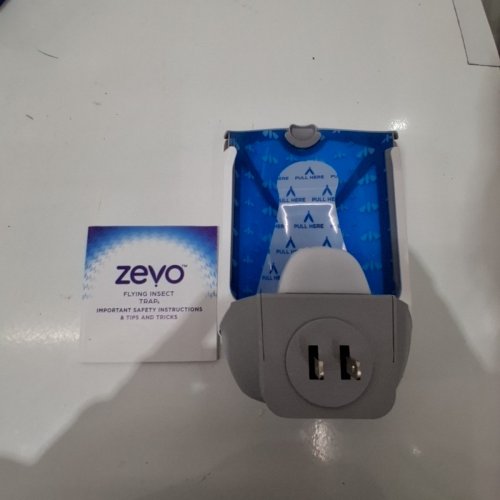 ZEVO PLUG-IN FLYING INSECT TRAP -WHITE image 3
