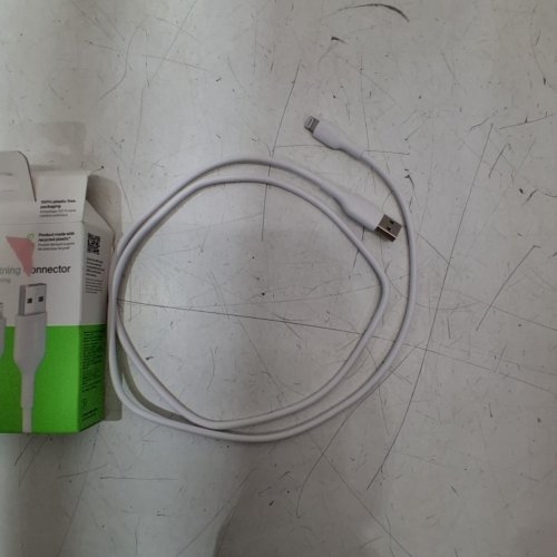BELKIN BOOSTCHARGE POWER CABLE - LIGHTNING TO USB-A - 3.3FT - WHITE image 2