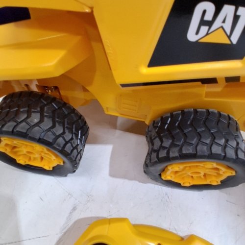 CAT CONSTRUCTION MASSIVE MOVER DUMP TRUCK TOY REMOTE CONTROL - YELLOW (MODEL: 1851476) image 4
