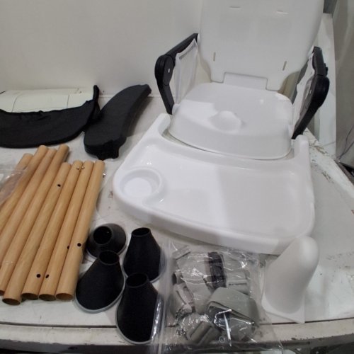 ZEBRATER PORTABLE BABY HIGH CHAIR WITH 2 BABY BIBS, 5-POINT HARNESS - WHITE/GREY (MODEL: HA-036S) image 3
