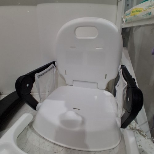 ZEBRATER PORTABLE BABY HIGH CHAIR WITH 2 BABY BIBS, 5-POINT HARNESS - WHITE/GREY (MODEL: HA-036S) image 5