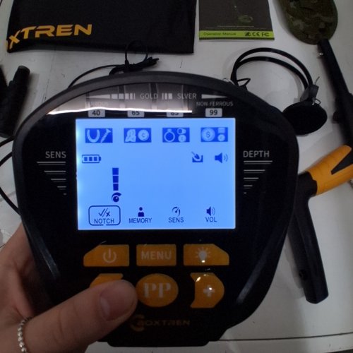 BOXTRENHIGH ACCURACY METAL DETECTOR WITH LCD SCREEN - BLACK / YELLOW (MODEL: MD-4073) image 2
