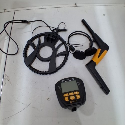 BOXTRENHIGH ACCURACY METAL DETECTOR WITH LCD SCREEN - BLACK / YELLOW (MODEL: MD-4073) image 5