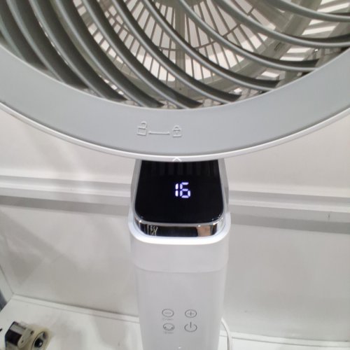 AIRMATE 2-IN-1 TABLE & STAND AIR CIRCULATION FAN WITH REMOTE - 32 ADJUSTABLE WIND SPEEDS - WHITE (MODEL: FA20-RD239 / 2001157) image 2