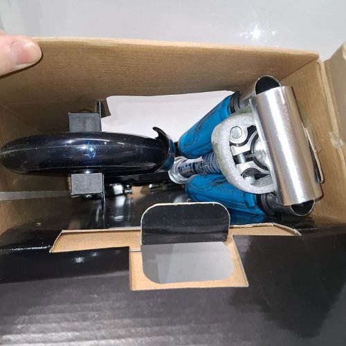 KID'S STREET RUNNER FOLDING KICK SCOOTER WITH MOTION ACTIVATED LIGHT-UP WHEELS - AGES 5+ - BLUE/BLACK (MODEL: STR-V22BL) image 4