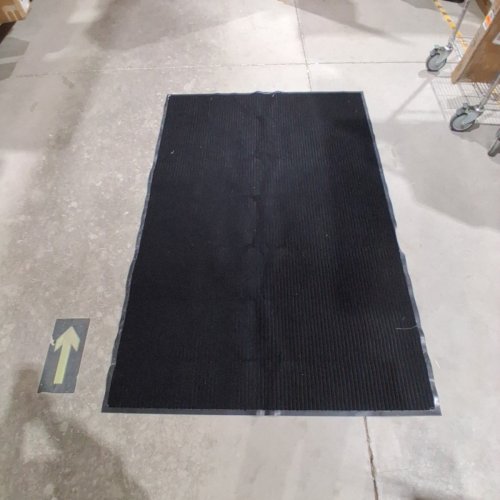 VERTICAL LINEAR RIDGES AREA RUG - 6FT X 4FT- BLACK image 2