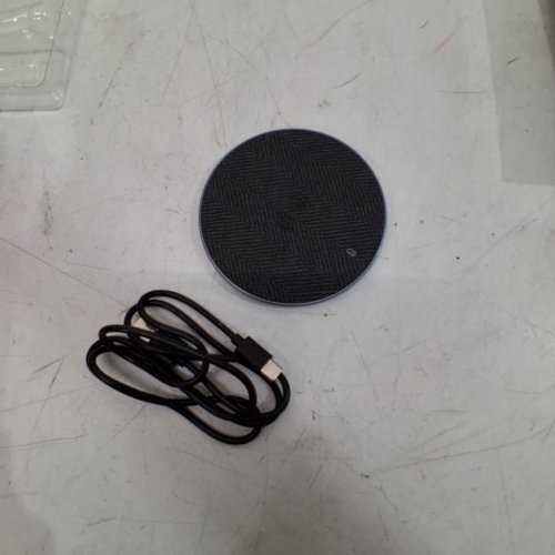 ONN WIRELESS CHARGING PAD FOR SMART DEVICES USB C - 15W - 3.3FT - BLACK - (MODEL: 51019125) image 3