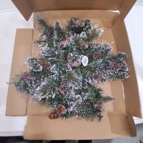 NATIONAL TREE LED PINE STAR WREATH - 32" X 32" - GREEN/GLITTER (MODEL: GB3-300-32S-B) image 4